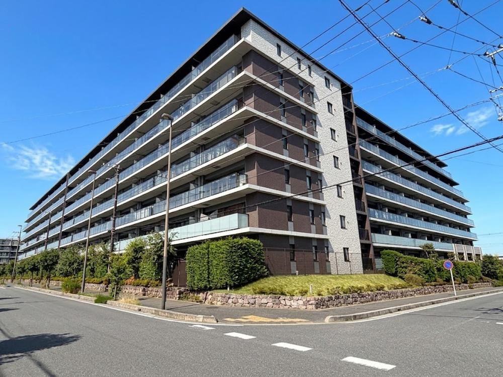 3LDK+S apartment in Yoshikawa, Saitama - Photo 1