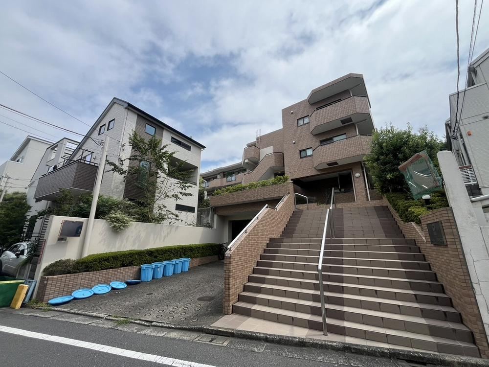 3LDK apartment in Suginami Ward, Tokyo - Photo 1