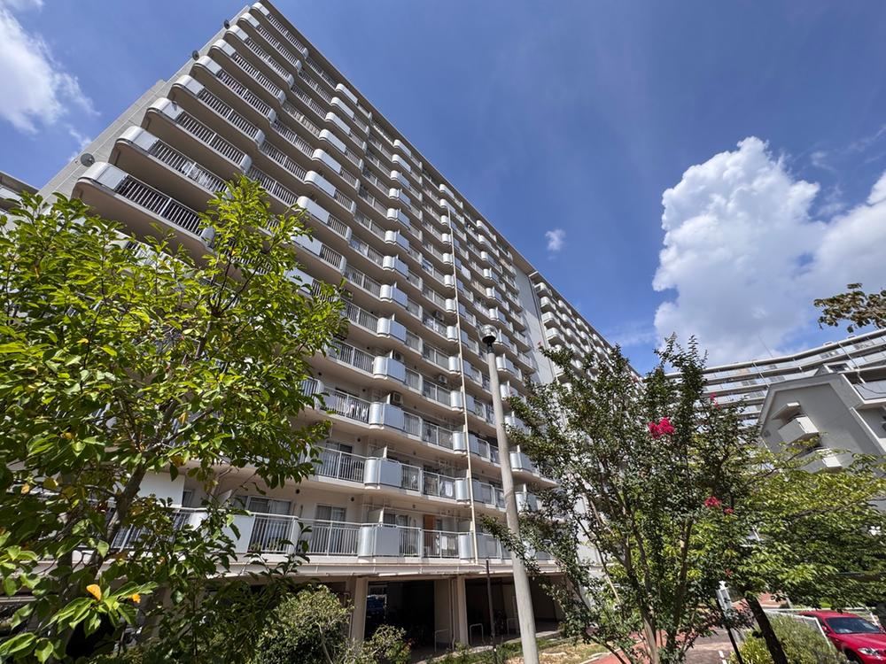 3LDK apartment in Chuo Ward, Kobe, Hyogo - Photo 1