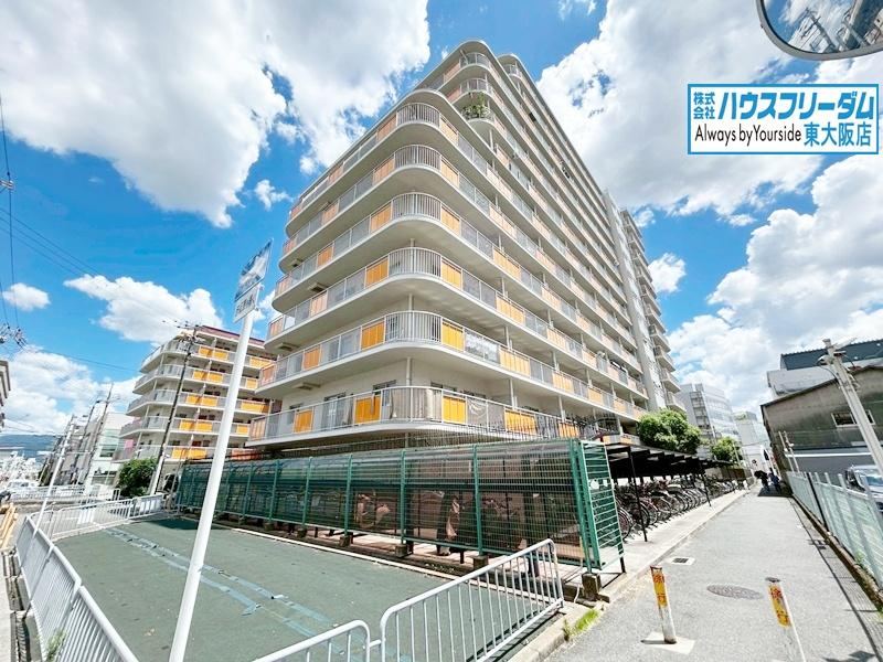 2LDK apartment in Higashiosaka, Osaka - Photo 1