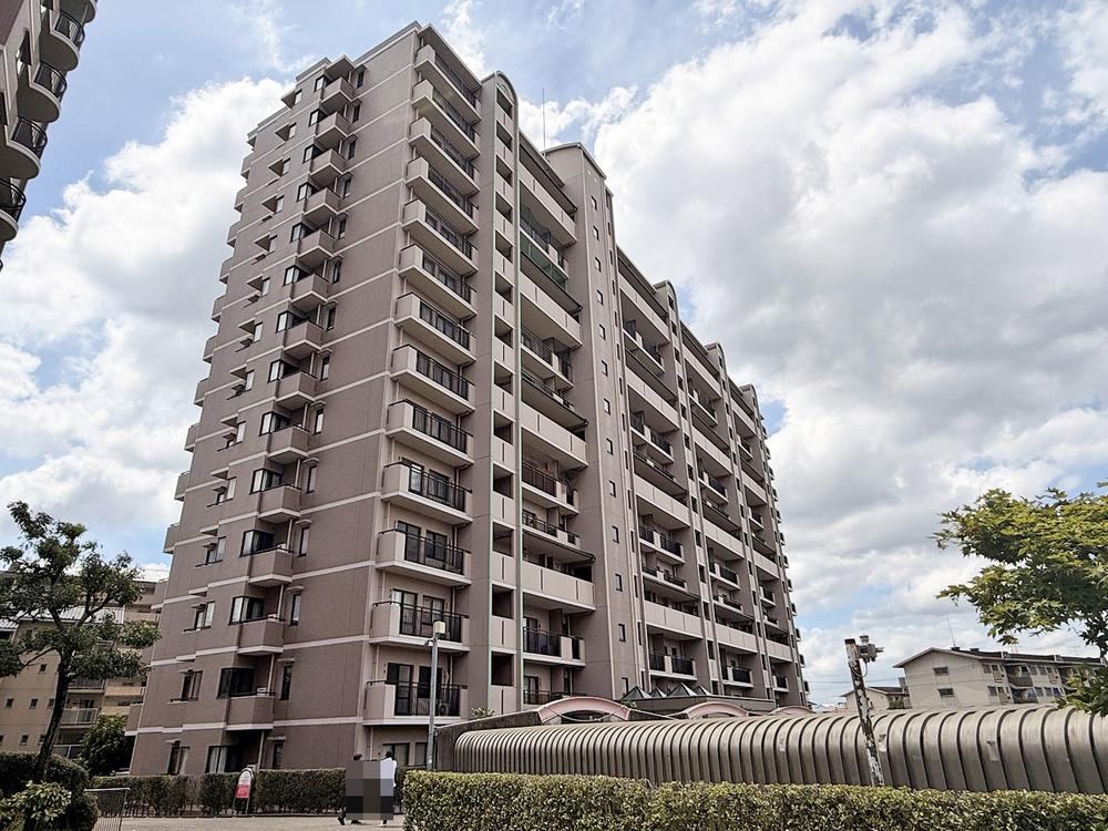 4LDK apartment in Komaki, Aichi - Photo 1