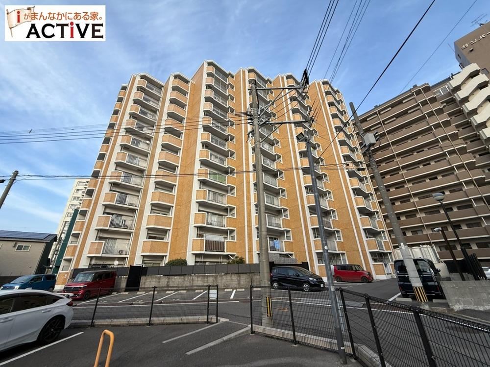 3LDK+S apartment in Tobata Ward, Kitakyushu, Fukuoka - Photo 1