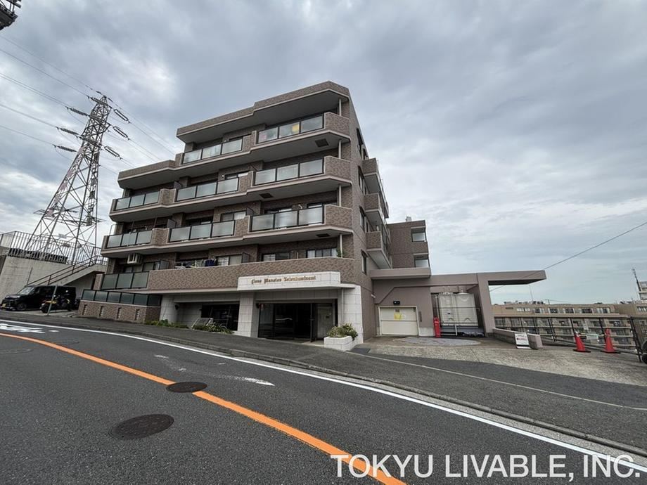 2LDK+S apartment in Totsuka Ward, Yokohama, Kanagawa - Photo 1