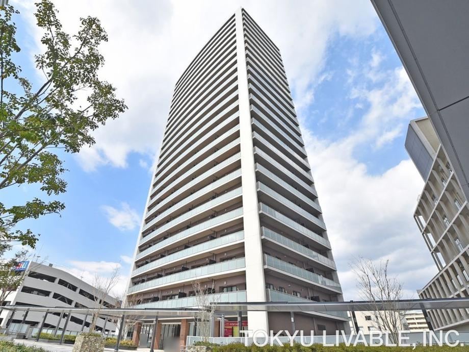 2LDK apartment in Takatsuki, Osaka - Photo 1
