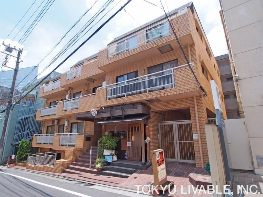 2LDK apartment in Meguro Ward, Tokyo - Photo 1