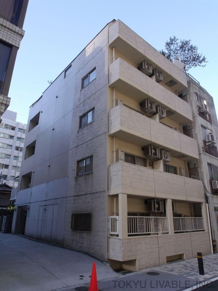 1LDK apartment in Minato Ward, Tokyo - Photo 1