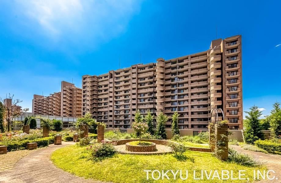 3LDK apartment in Tsuzuki Ward, Yokohama, Kanagawa - Photo 1