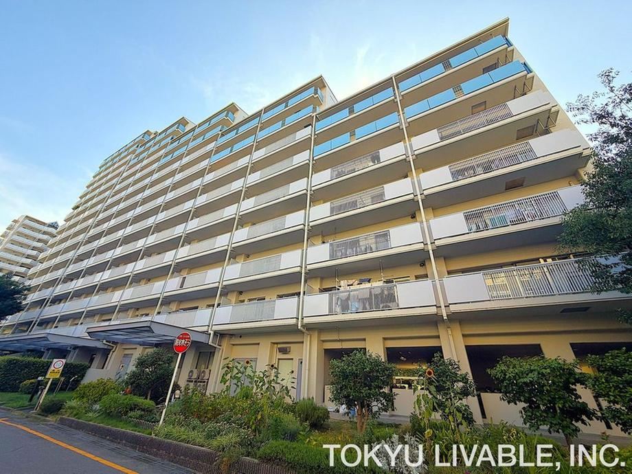 4LDK apartment in Miyakojima Ward, Osaka - Photo 1