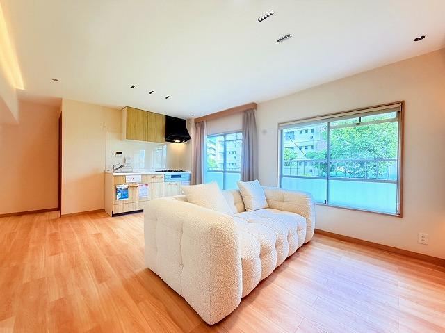 1LDK apartment in Yashio, Saitama - Photo 1