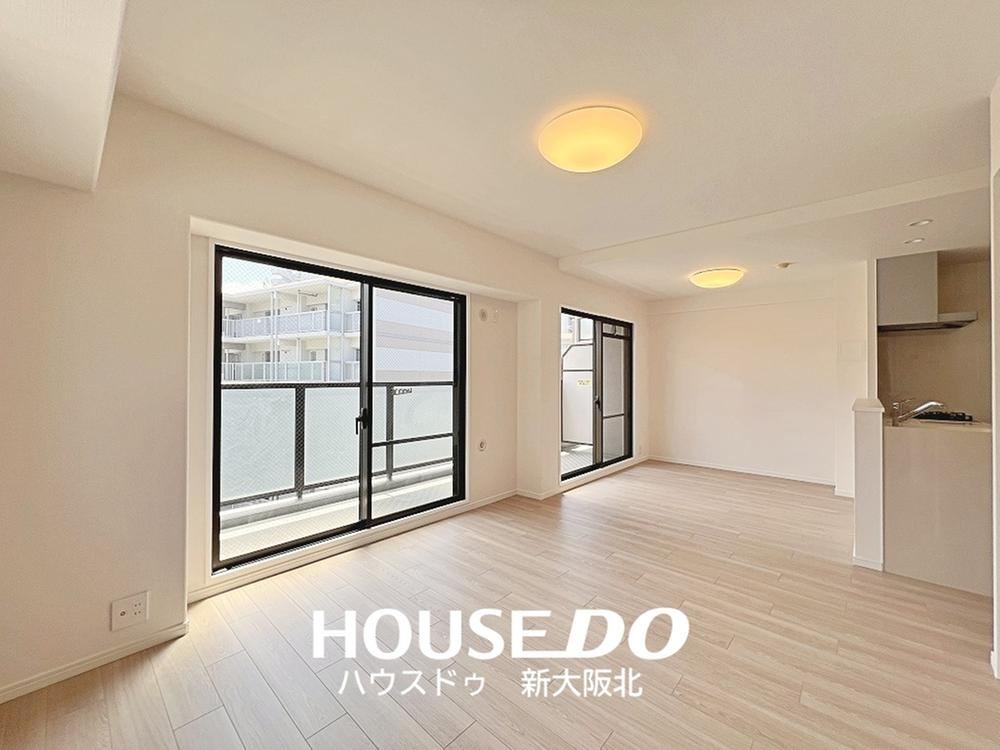 3LDK+S apartment in Yodogawa Ward, Osaka - Photo 1