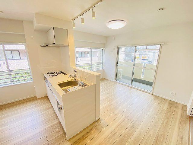 2LDK apartment in Itabashi Ward, Tokyo - Photo 1