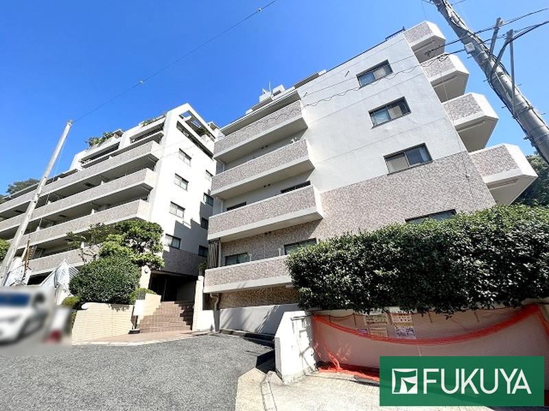 3LDK apartment in Tarumi Ward, Kobe, Hyogo - Photo 1