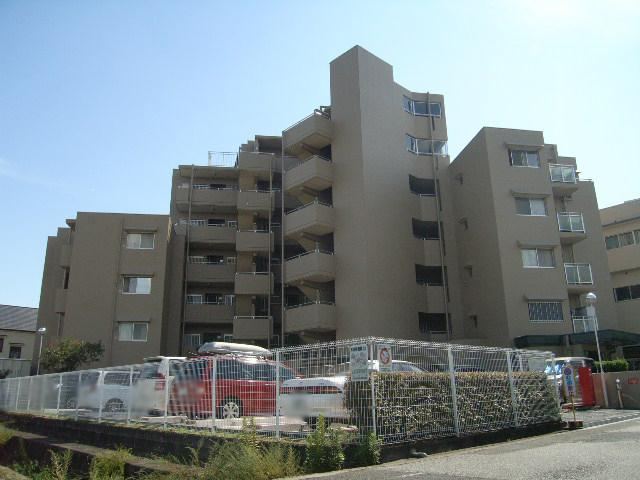 3LDK apartment in Itami, Hyogo - Photo 1