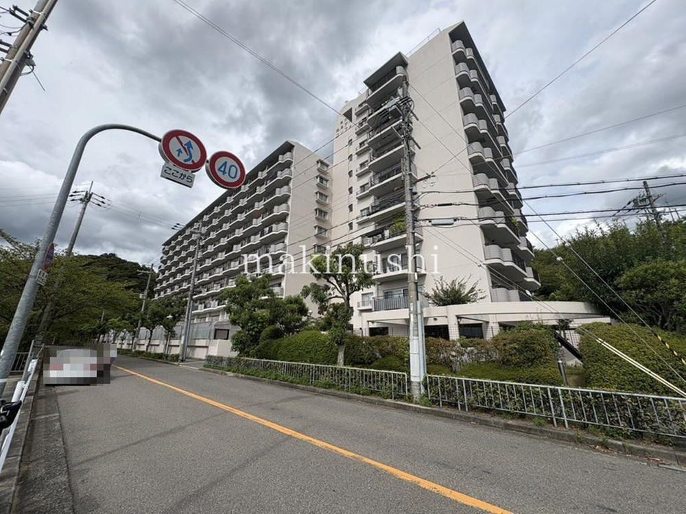 2LDK apartment in Kawachinagano, Osaka - Photo 1