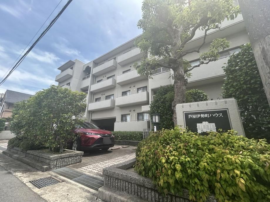 3LDK apartment in Ashiya, Hyogo - Photo 1