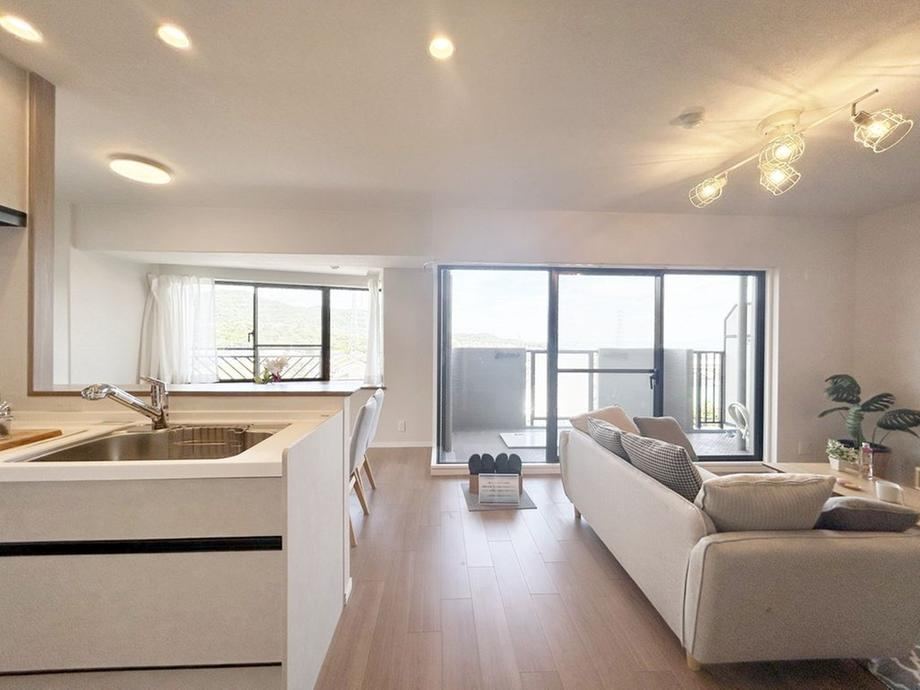 4LDK apartment in Takarazuka, Hyogo - Photo 1