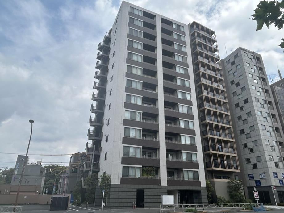 2LDK apartment in Toshima Ward, Tokyo - Photo 1