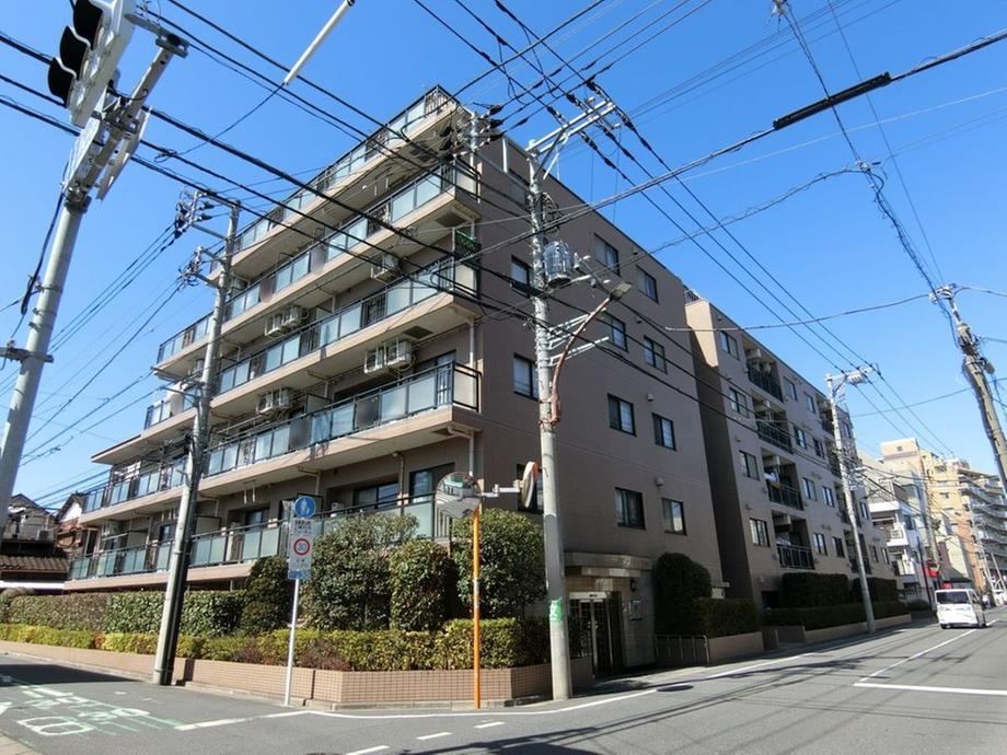 2LDK+S apartment in Nerima Ward, Tokyo - Photo 1