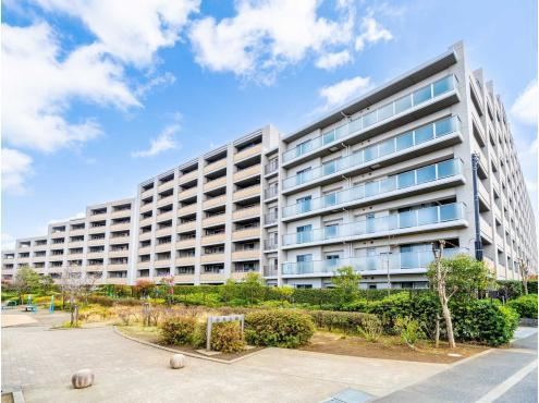 4LDK apartment in Inagi, Tokyo - Photo 1