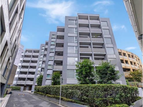 1LDK apartment in Shibuya Ward, Tokyo - Photo 1