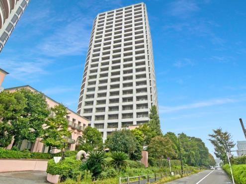 3LDK apartment in Shinjuku Ward, Tokyo - Photo 1