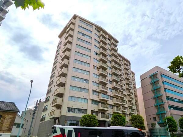 3LDK apartment in Meguro Ward, Tokyo - Photo 1