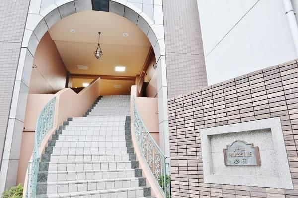 3LDK+S apartment in Isogo Ward, Yokohama, Kanagawa - Photo 1