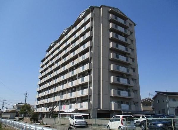 4LDK apartment in Iwade, Wakayama - Photo 1