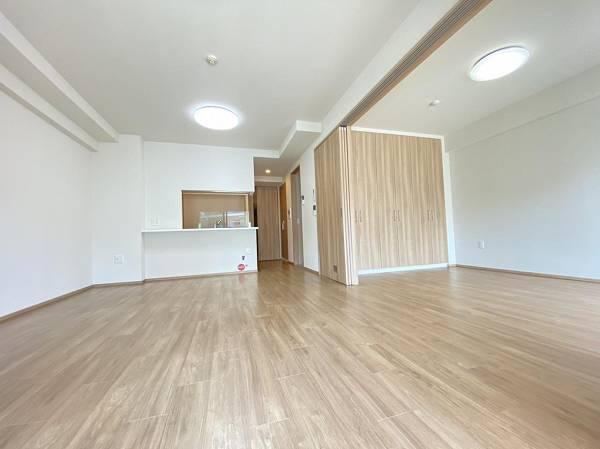 3LDK apartment in Suita, Osaka - Photo 1