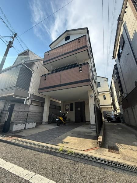 4LDK house in Nishinari Ward, Osaka - Photo 1
