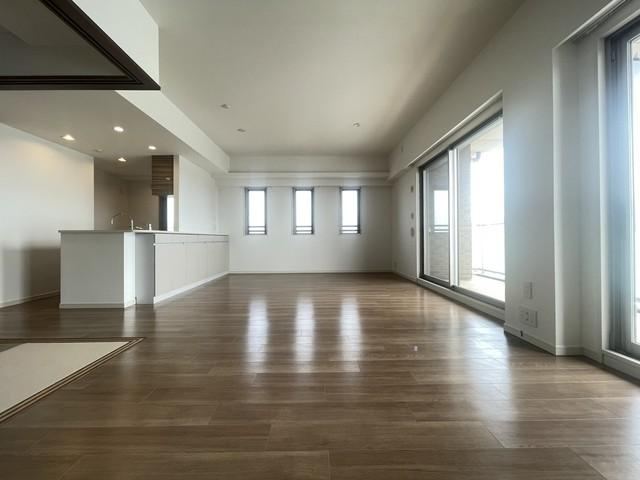 3LDK apartment in Higashimatsuyama, Saitama - Photo 1