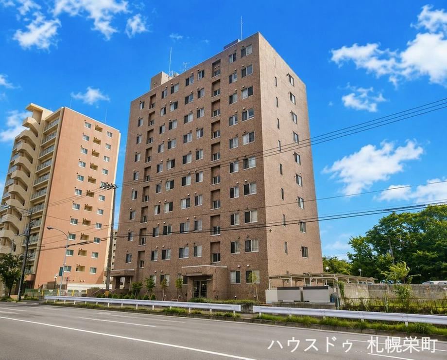 3LDK apartment in Toyohira Ward, Sapporo, Hokkaido - Photo 1