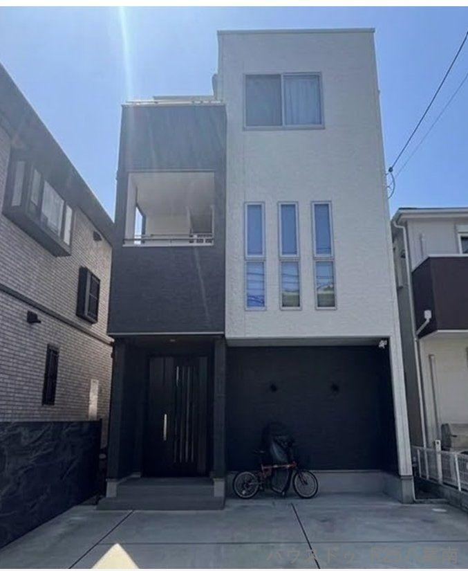 3LDK house in Yao, Osaka - Photo 1