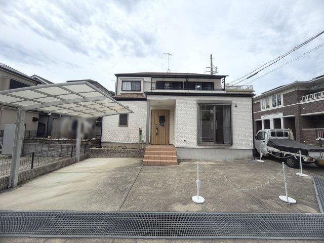 4LDK house in Tarumi Ward, Kobe, Hyogo - Photo 1