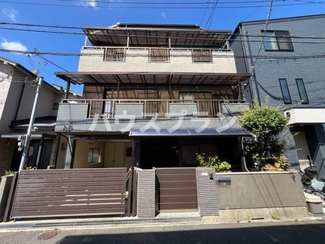 5LDK house in Neyagawa, Osaka - Photo 1