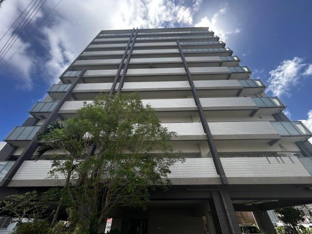 2LDK+S apartment in Naha, Okinawa - Photo 1