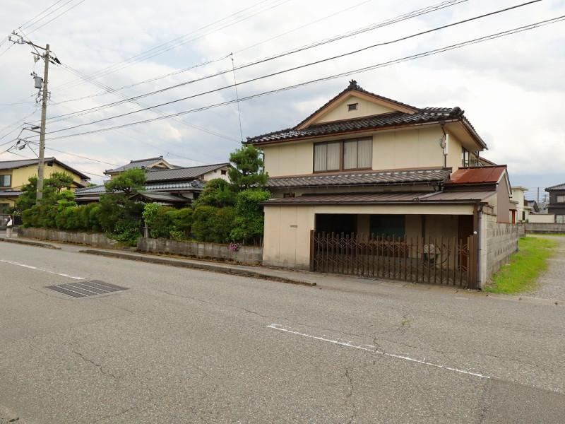 9DK house in Toyama, Toyama - Photo 1