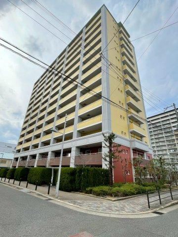 3LDK apartment in Tsurumi Ward, Osaka - Photo 1