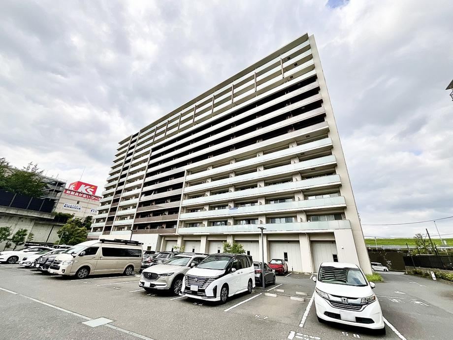 4LDK+S apartment in Adachi Ward, Tokyo - Photo 1