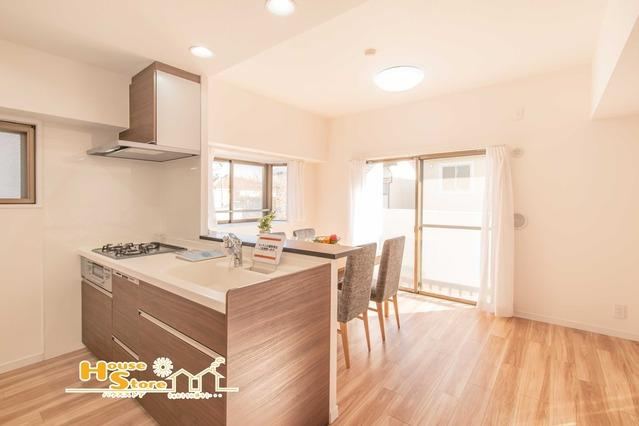 3LDK apartment in Kasukabe, Saitama - Photo 1