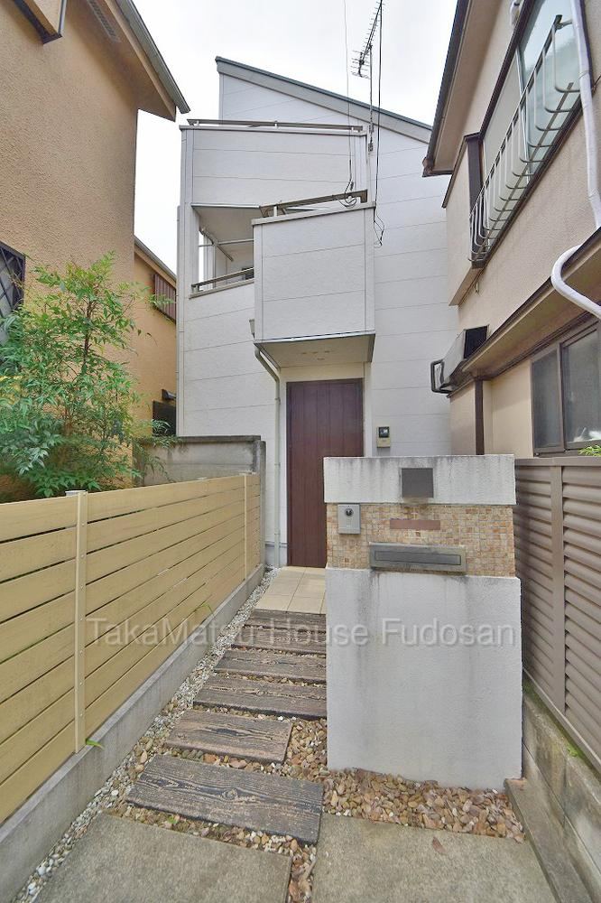 1LDK+S house in Setagaya Ward, Tokyo - Photo 1