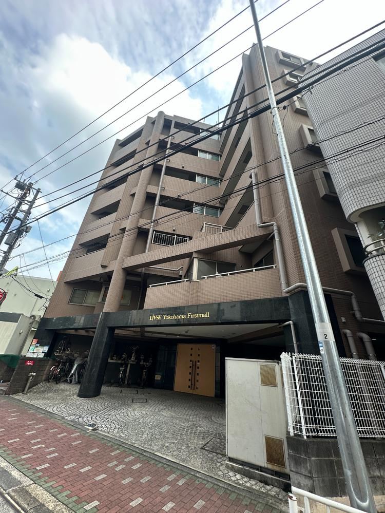 2LDK apartment in Nishi Ward, Yokohama, Kanagawa - Photo 1