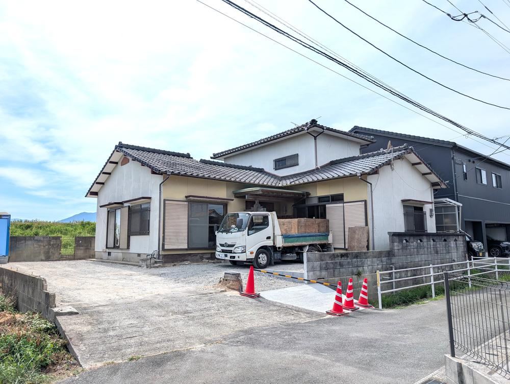 5LDK house in Iizuka, Fukuoka - Photo 1
