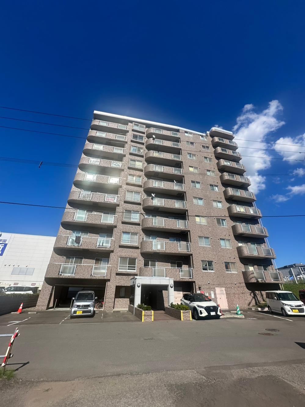 4LDK apartment in Minami Ward, Sapporo, Hokkaido - Photo 1