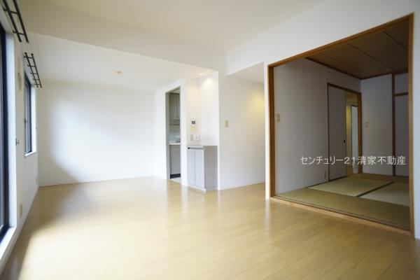 3LDK apartment in Kasugai, Aichi - Photo 1