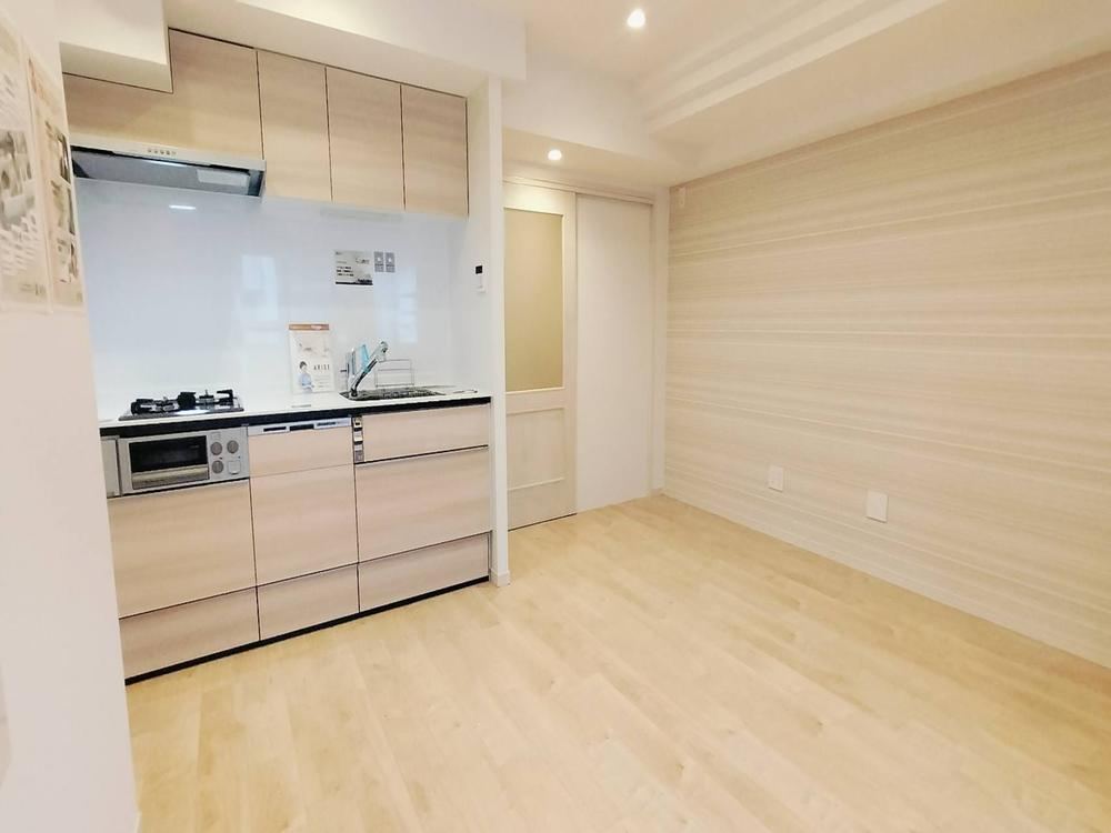 1LDK apartment in Shinjuku Ward, Tokyo - Photo 1