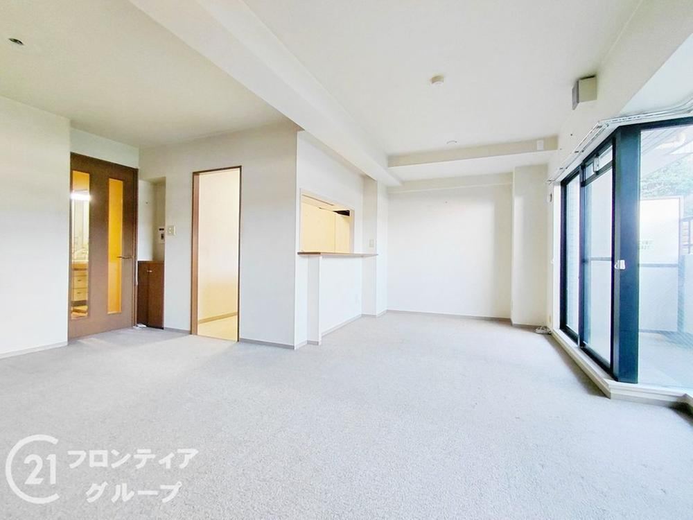 2LDK apartment in Neyagawa, Osaka - Photo 1