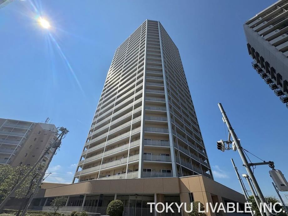 1LDK+S apartment in Shinagawa Ward, Tokyo - Photo 1