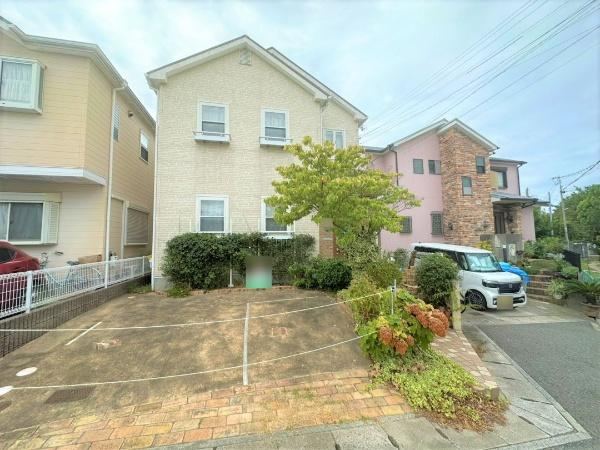 4LDK+S house in Tarumi Ward, Kobe, Hyogo - Photo 1