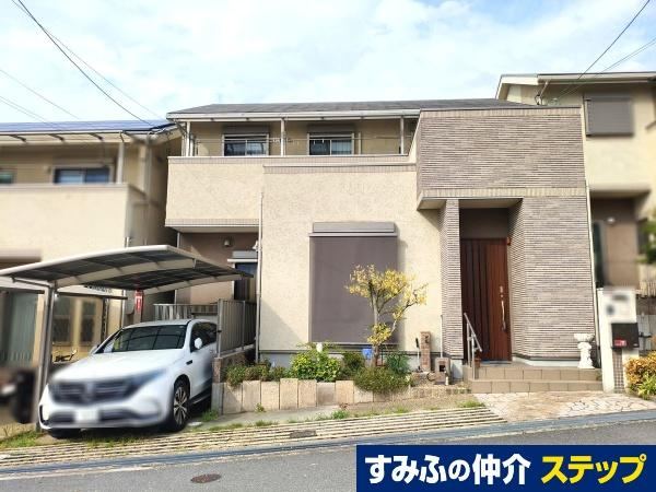 4LDK+2S house in Hirakata, Osaka - Photo 1
